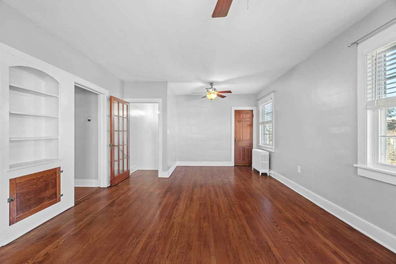 318 61st St - Photo 7 of 17