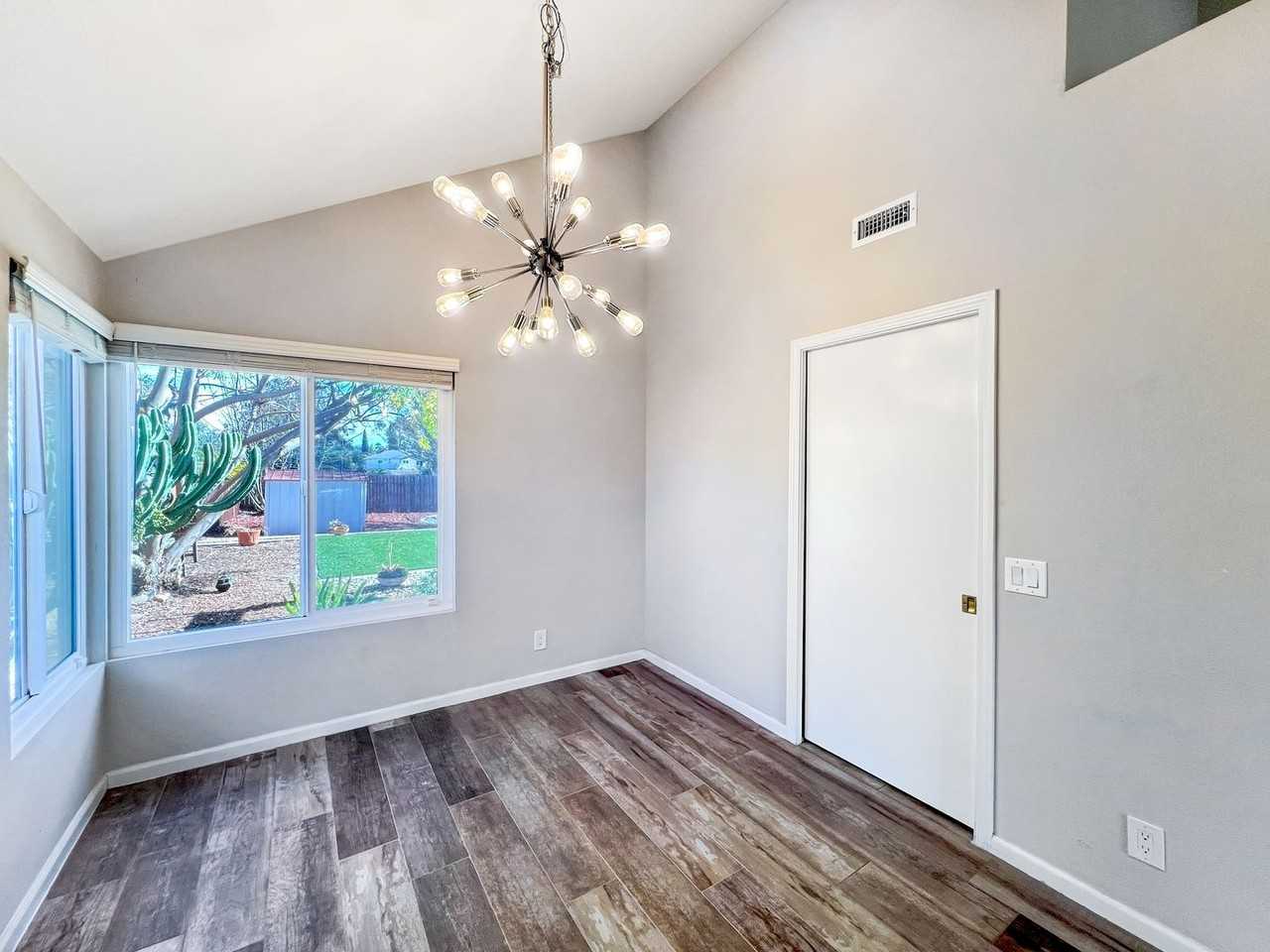 307 Dolo St - Photo 3 of 19