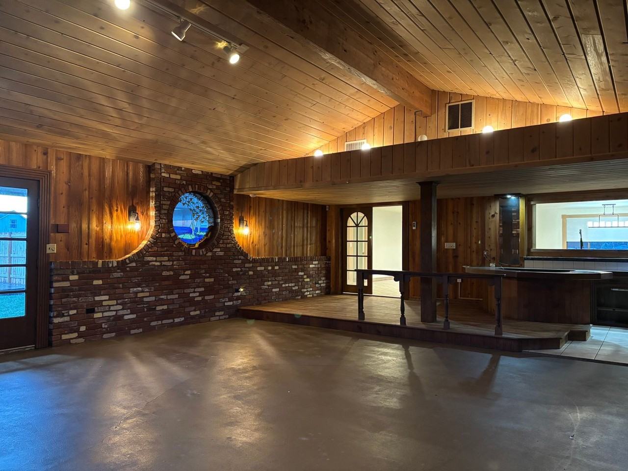 7720 River Rd Ne - Photo 3 of 25