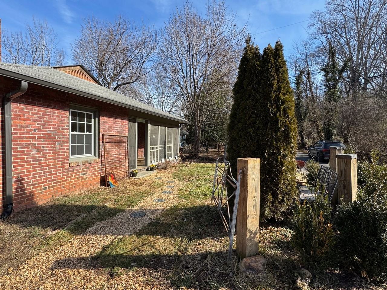 107 Gibbs St - Photo 3 of 32