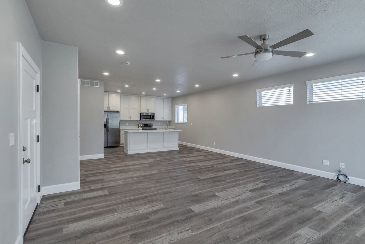 7166 S 1700 E - Photo 4 of 15