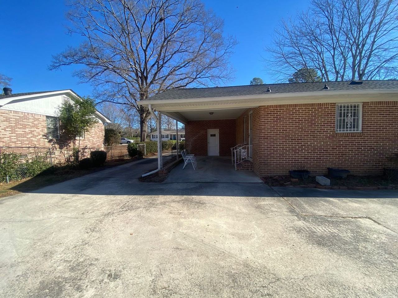 1011 Veterans Rd - Photo 2 of 26