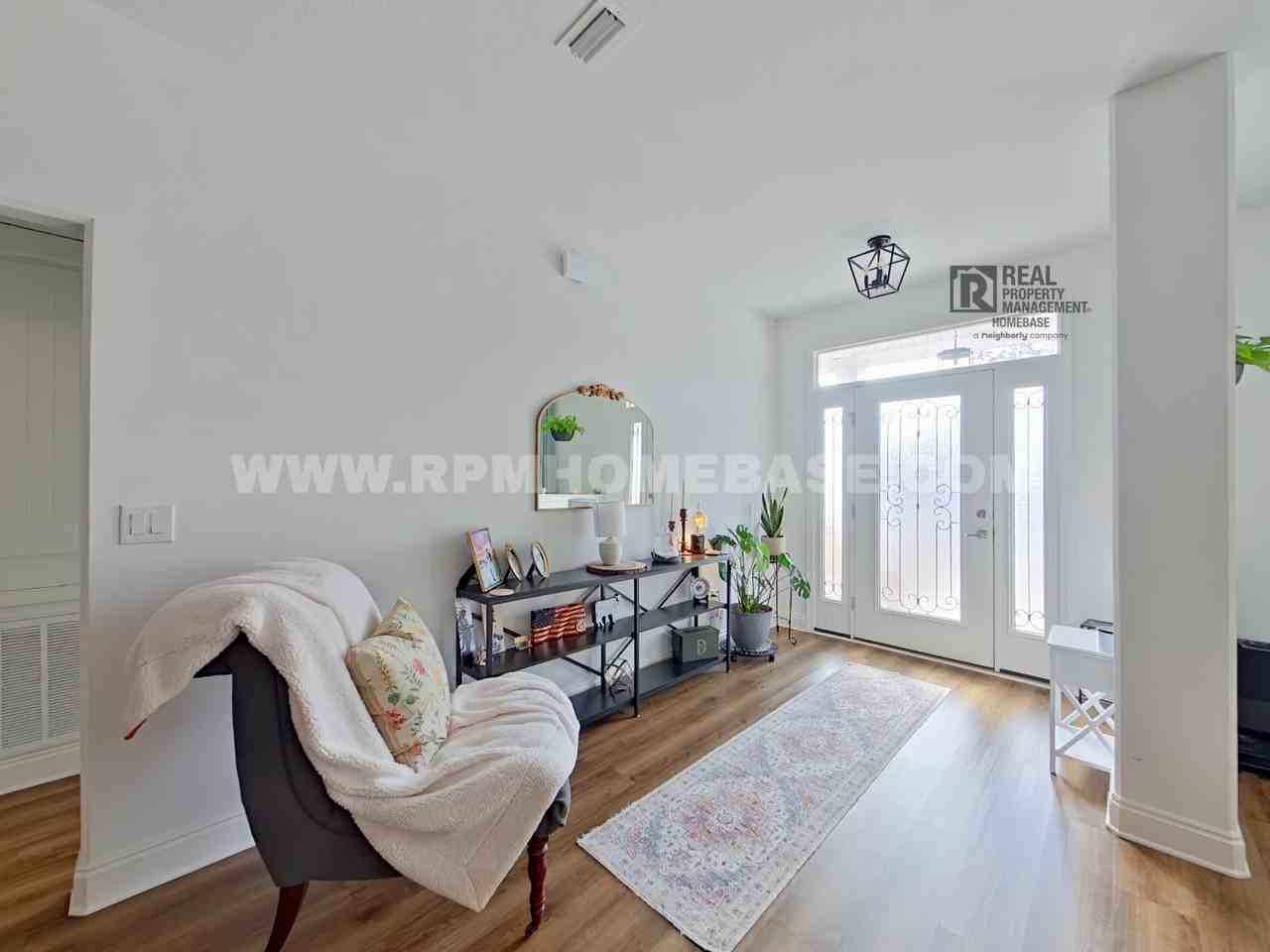 5199 Gaineswood Dr - Photo 2 of 16