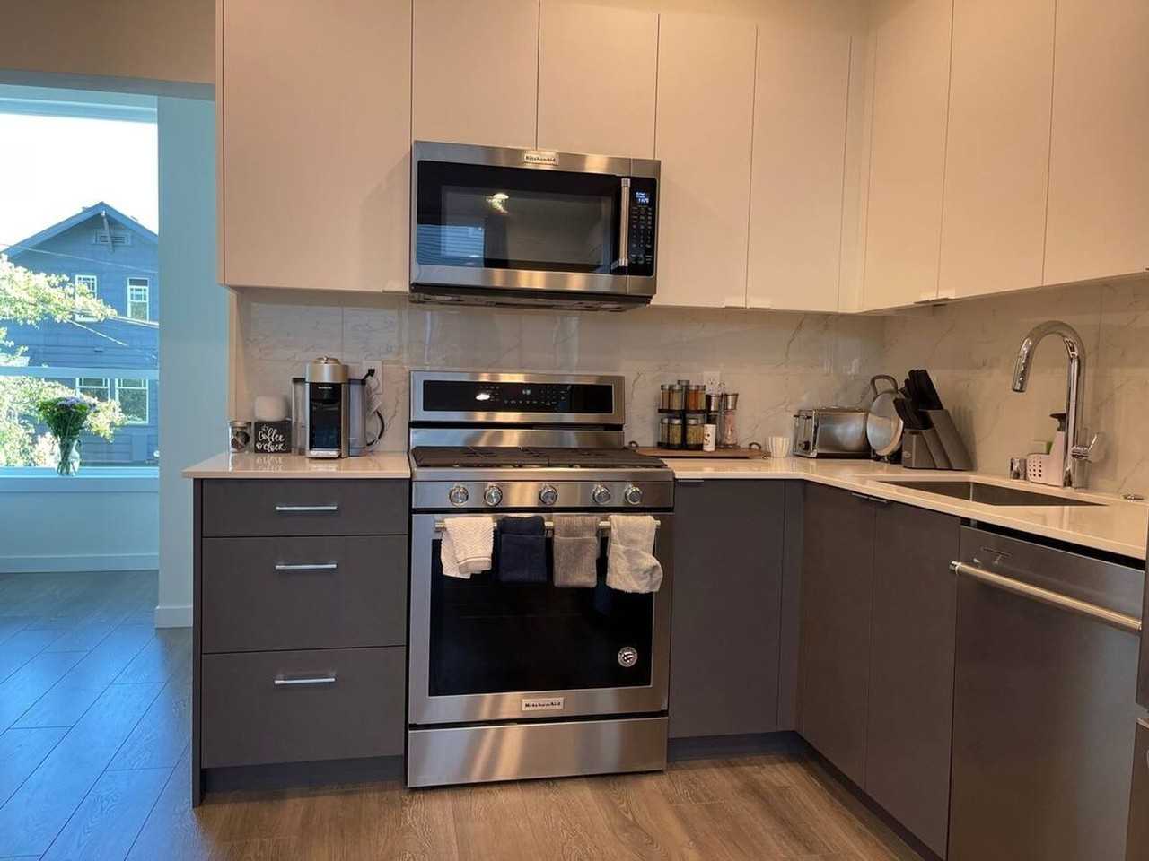 2214 S Charles St - Photo 2 of 24