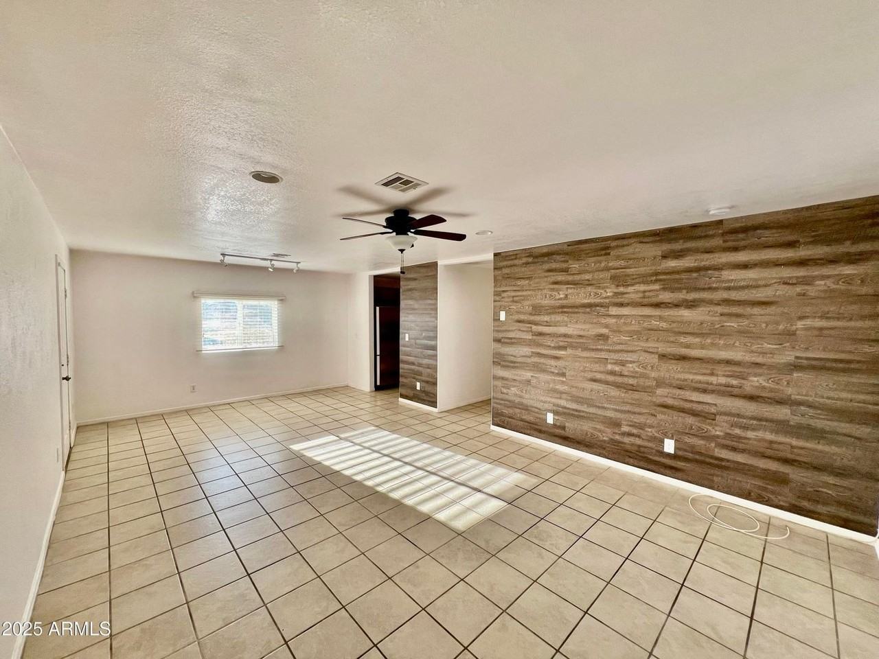 7245 S Cole Ln - Photo 2 of 10