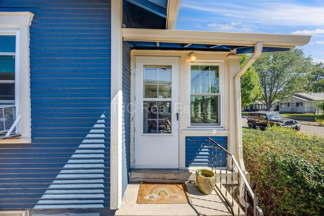 4907 Grove St - Photo 2 of 19