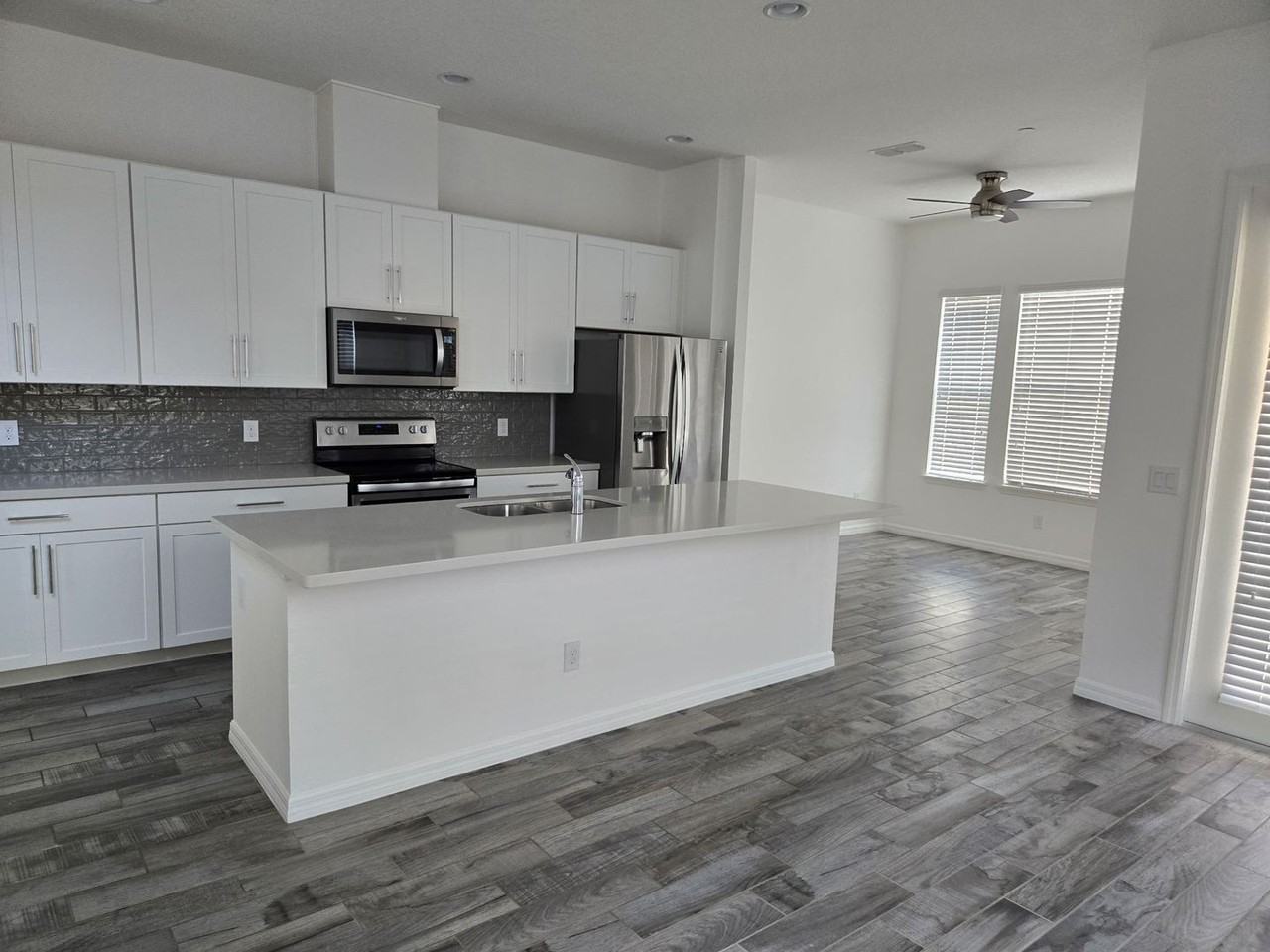 462 Windmill Palm Cir - Photo 5 of 29