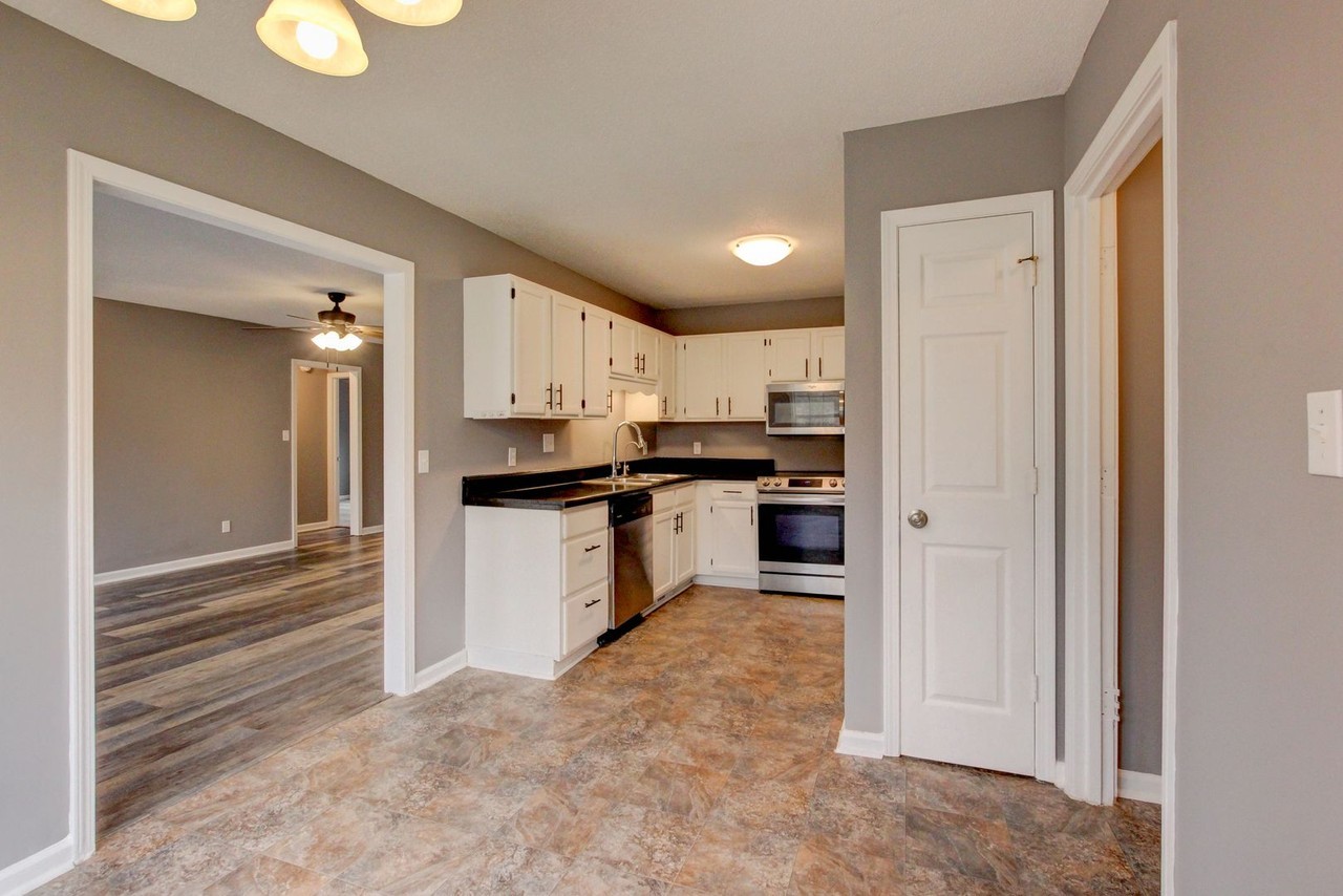 2955 Charlie Sleigh Rd - Photo 6 of 14