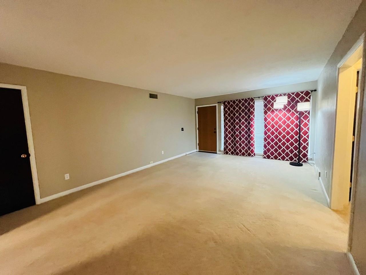 3912 Nw 58th St - Photo 5 of 25