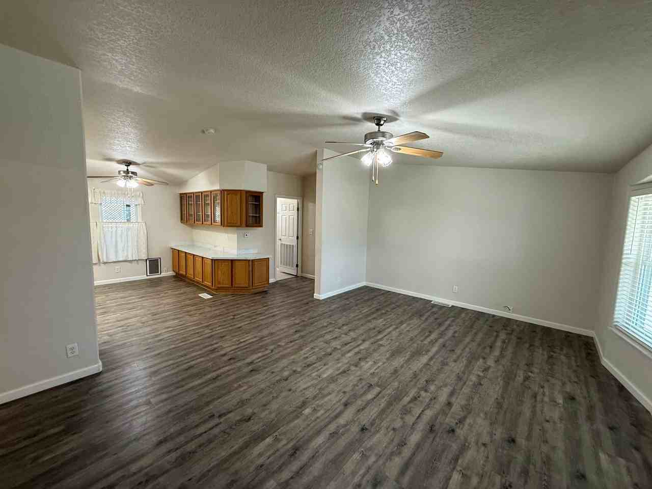 12655 E 46th Dr - Photo 7 of 28