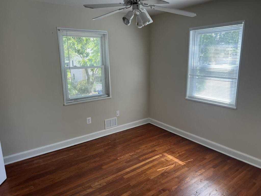 933 N Cleveland St - Photo 4 of 17
