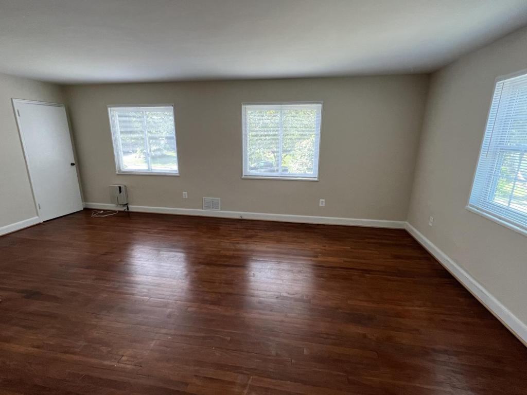 933 N Cleveland St - Photo 3 of 17