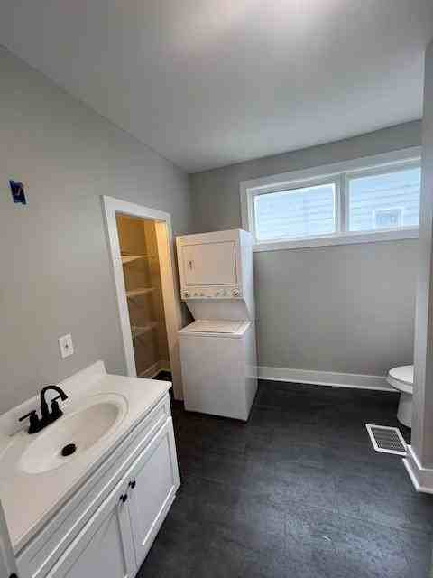 3024 Holmes St - Photo 3 of 17