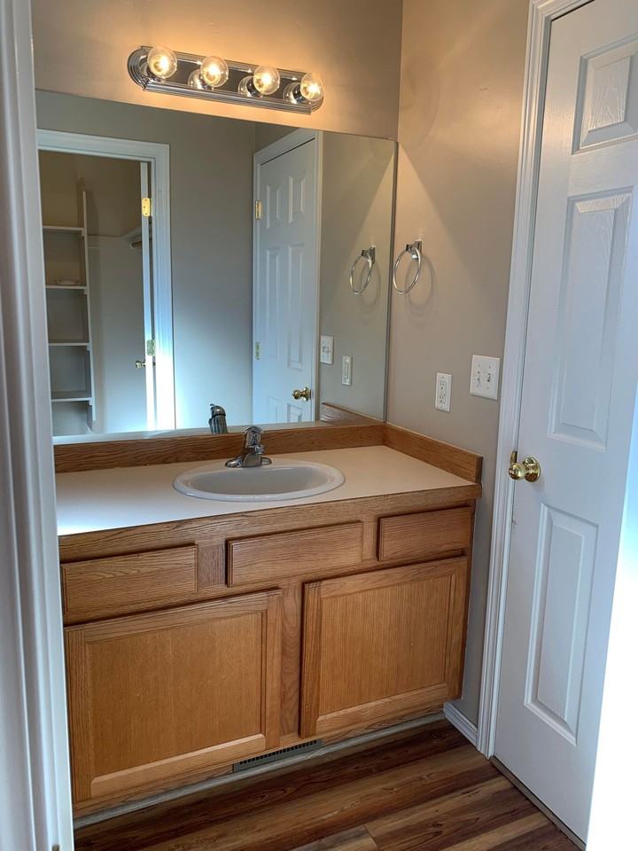 820 14th Ave E - Photo 2 of 23