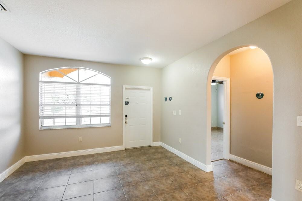 8986 Nw 144th Ter - Photo 4 of 16