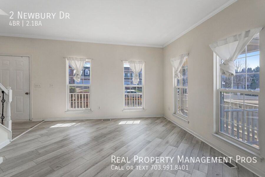 2 Newbury Dr - Photo 5 of 50