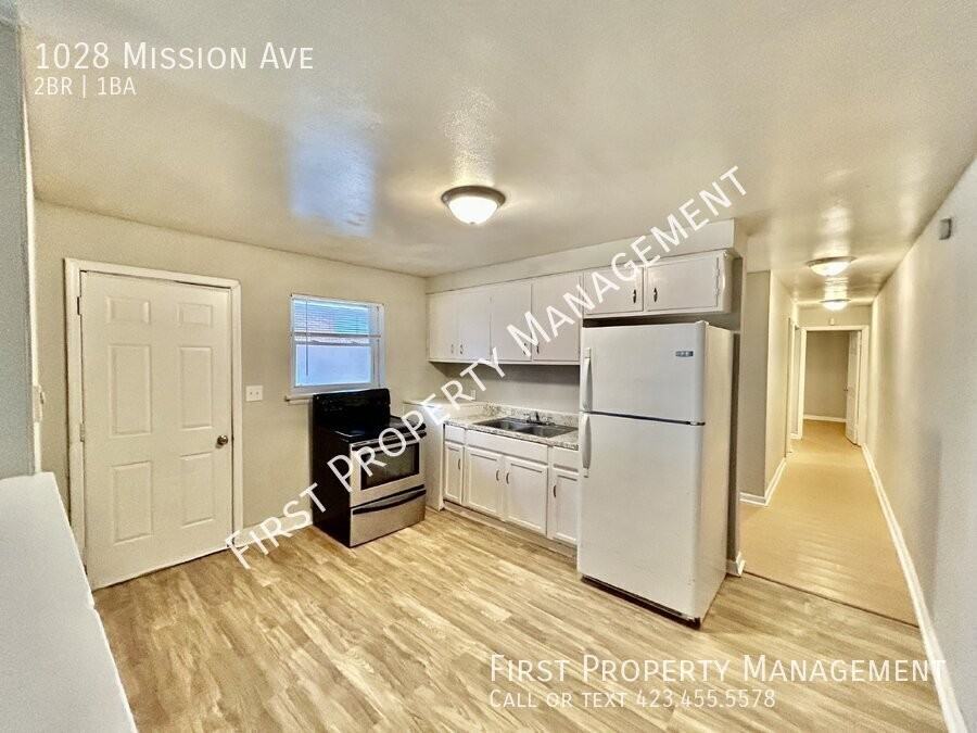 1028 Mission Ave - Photo 3 of 14