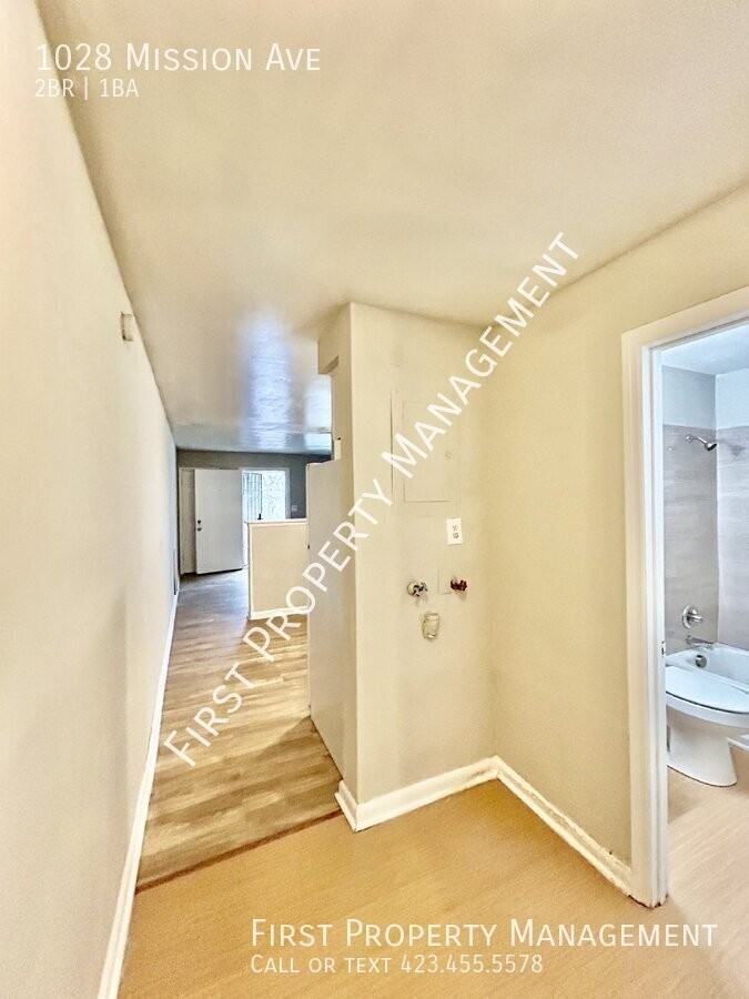 1028 Mission Ave - Photo 5 of 14