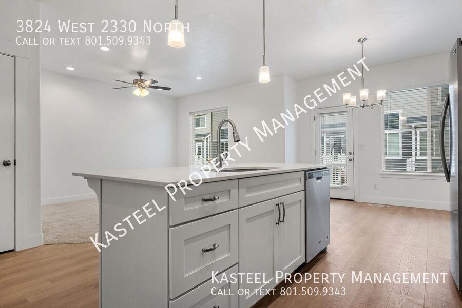 3824 W 2330 N - Photo 3 of 33