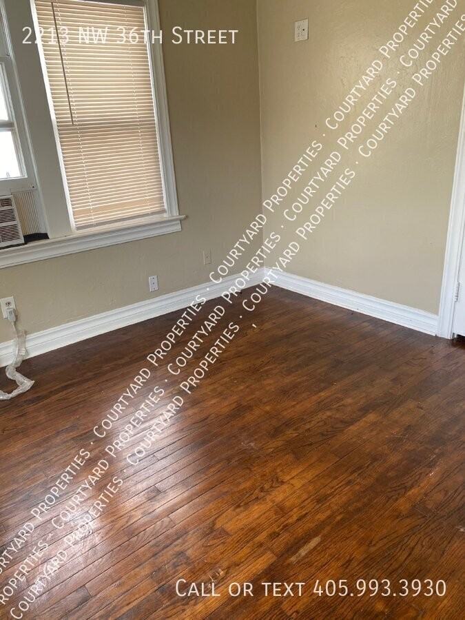 2213 Nw 36th St - Photo 3 of 10