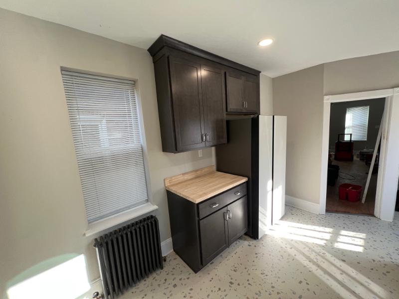 907 Marshall St - Photo 3 of 9