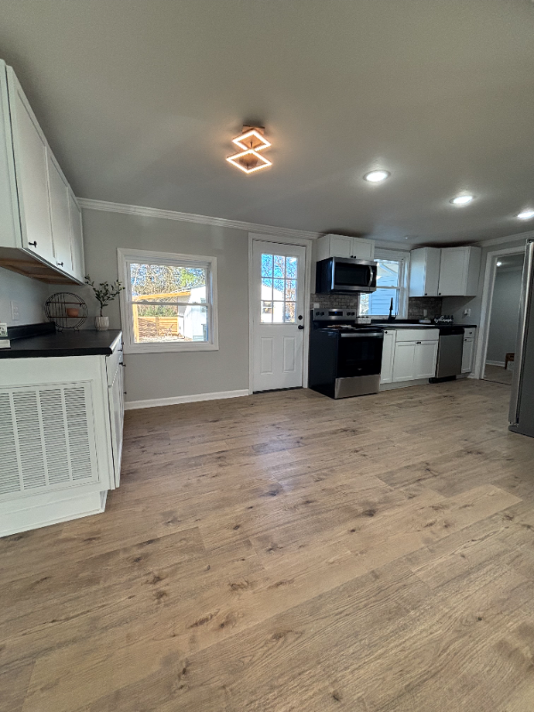 204 West England Avenue - Photo 3 of 17