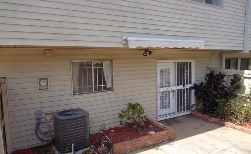 8150 Sutton Pl E - Photo 2 of 27