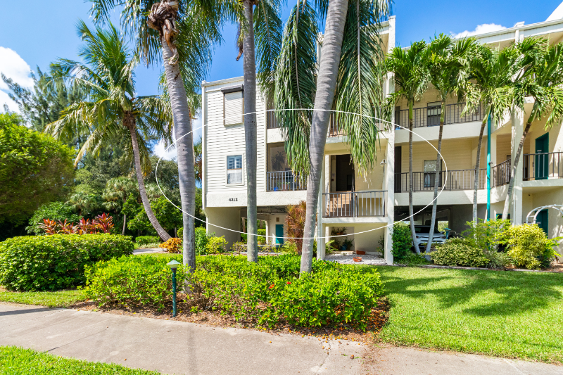 4212 126th St W #401 - Photo 2 of 15