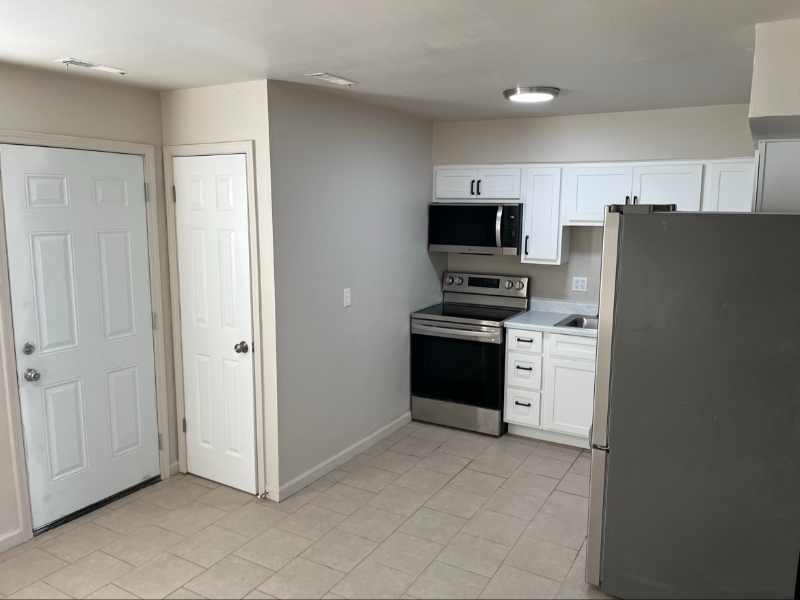 4136 E Carter Ave - Photo 2 of 18
