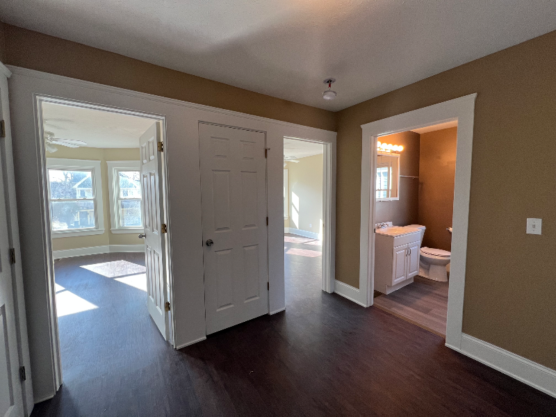 10713 Lee Ave - Photo 5 of 13