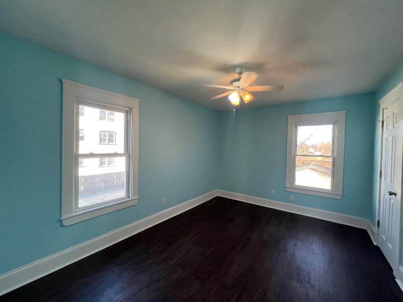 10713 Lee Ave - Photo 7 of 13