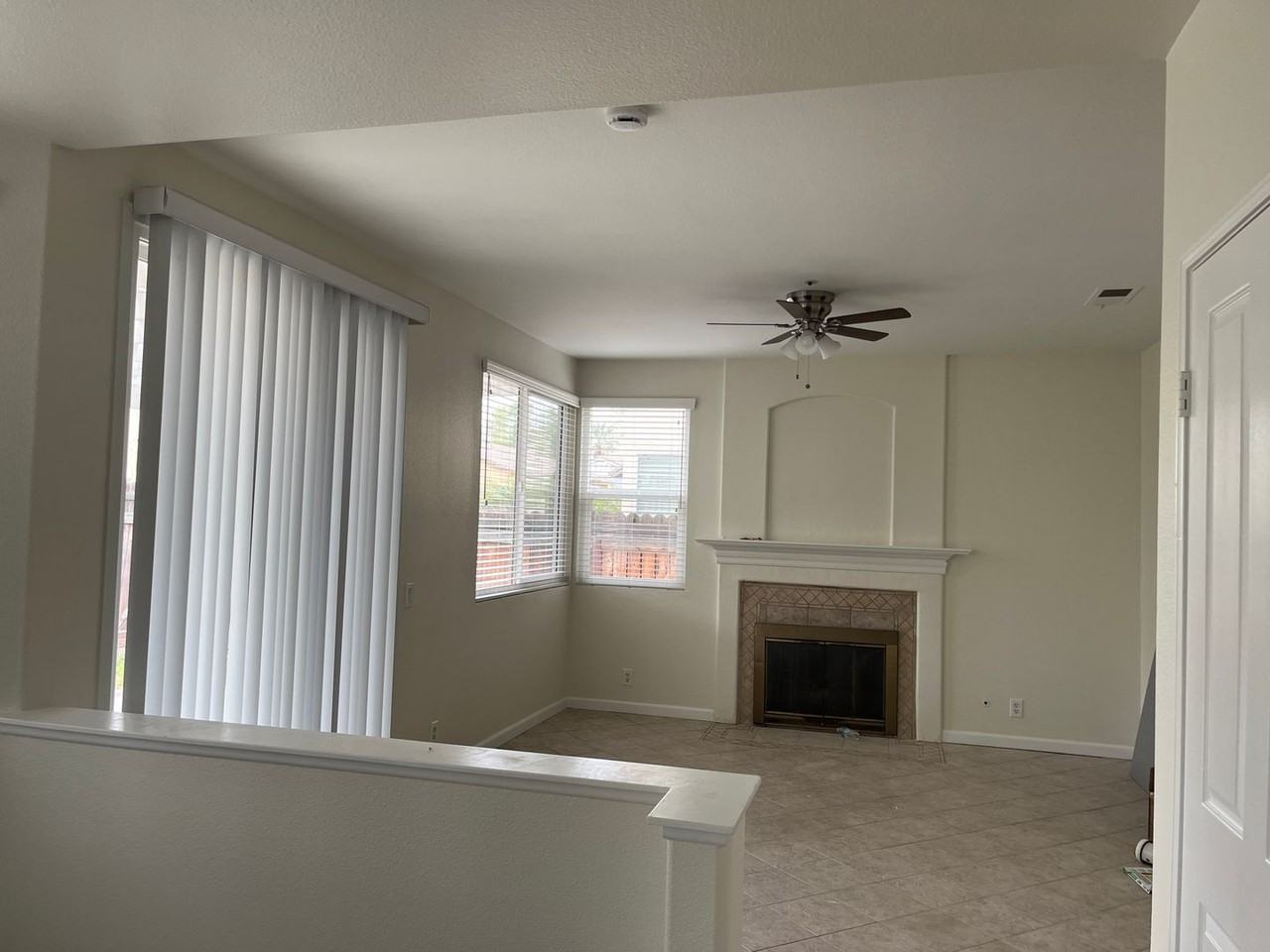 14039 Oxford St - Photo 3 of 9