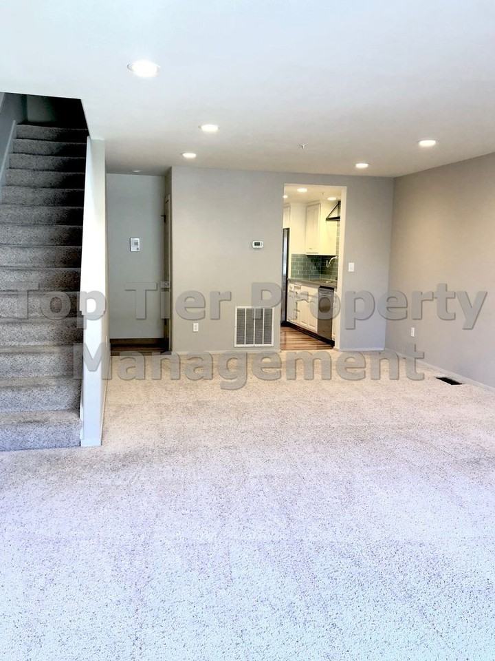 127 Vista Hermosa - Photo 7 of 19