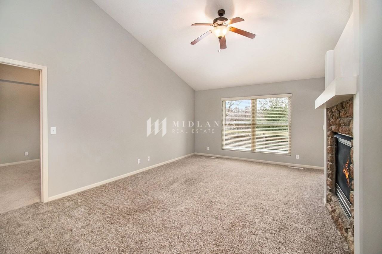 2115 S 197th St - Photo 2 of 15