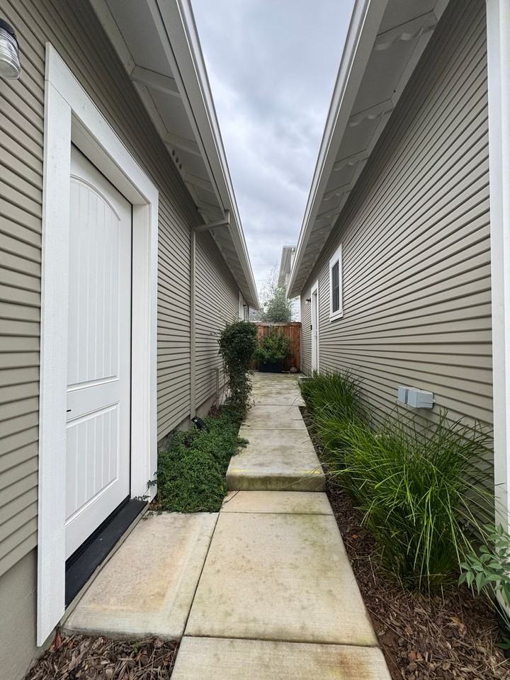 301 1/2 Coloma St - Photo 2 of 21