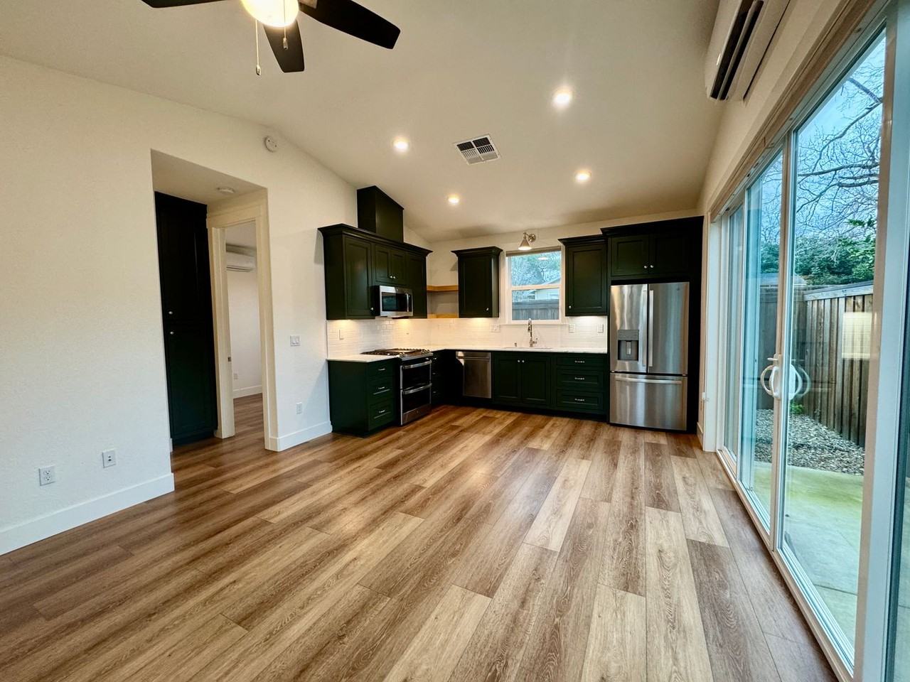 301 1/2 Coloma St - Photo 5 of 21