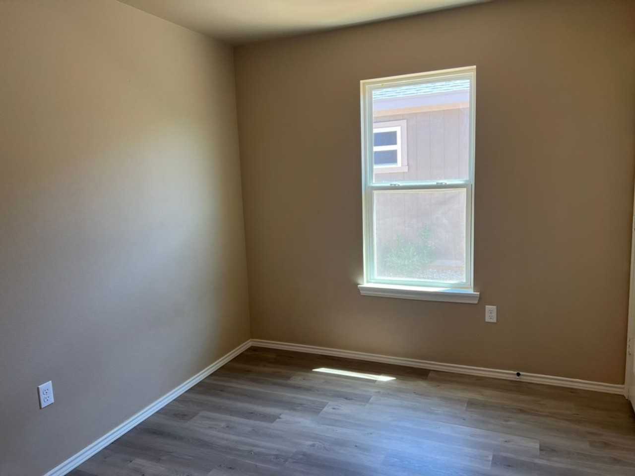 3202 E 3rd St - Photo 6 of 25