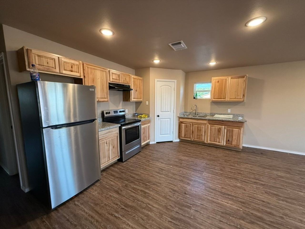 411 David Ave - Photo 2 of 9