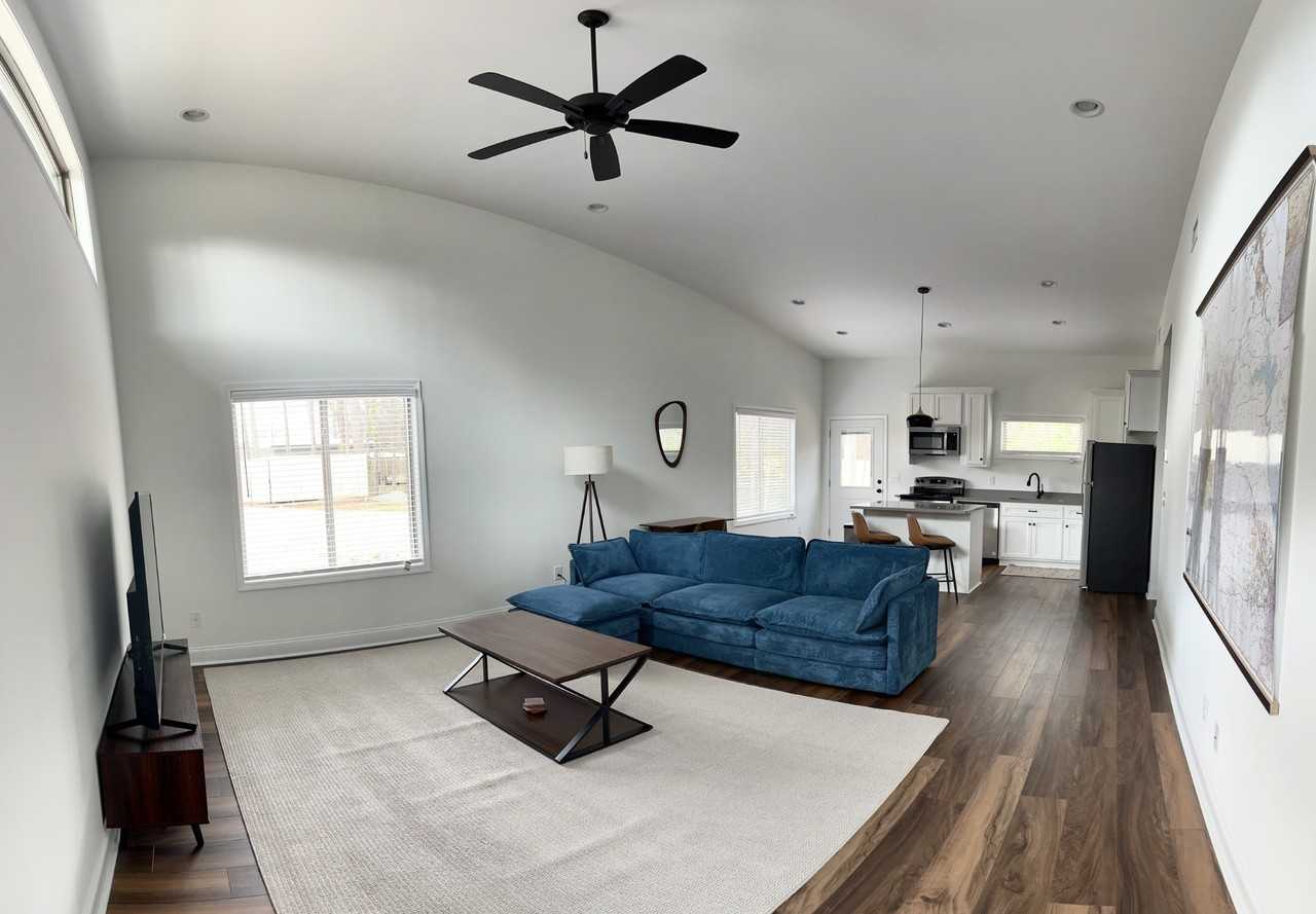 1595 Auburn St #1595 - Photo 5 of 35
