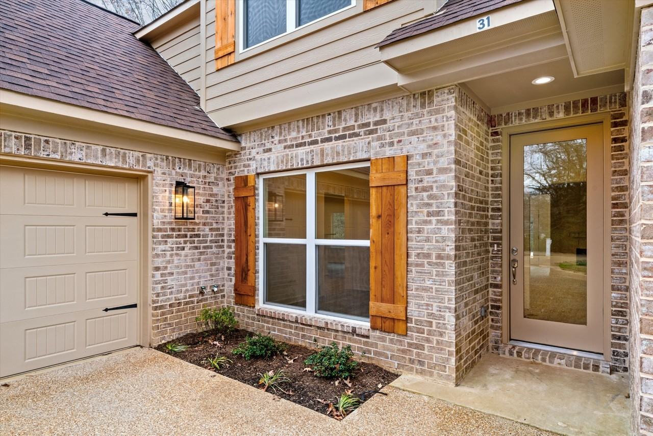 31 Scattered Oak Drive - Photo 2 of 50