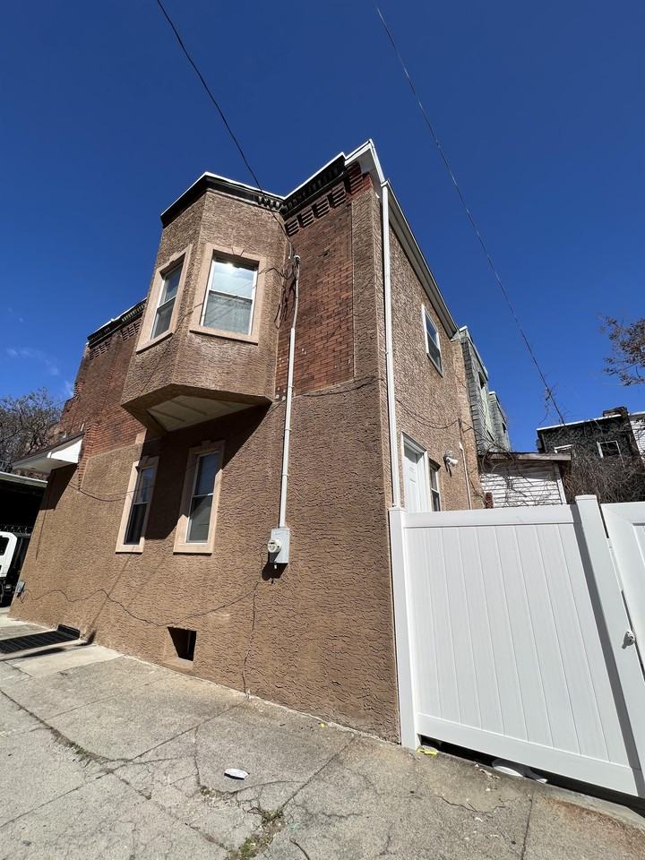 2137 N. 10th Street - Photo 7 of 18