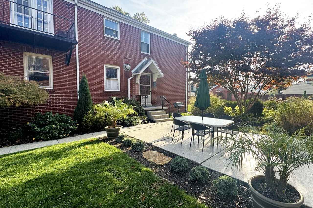 723 Southeast 2nd Street - Photo 2 of 14