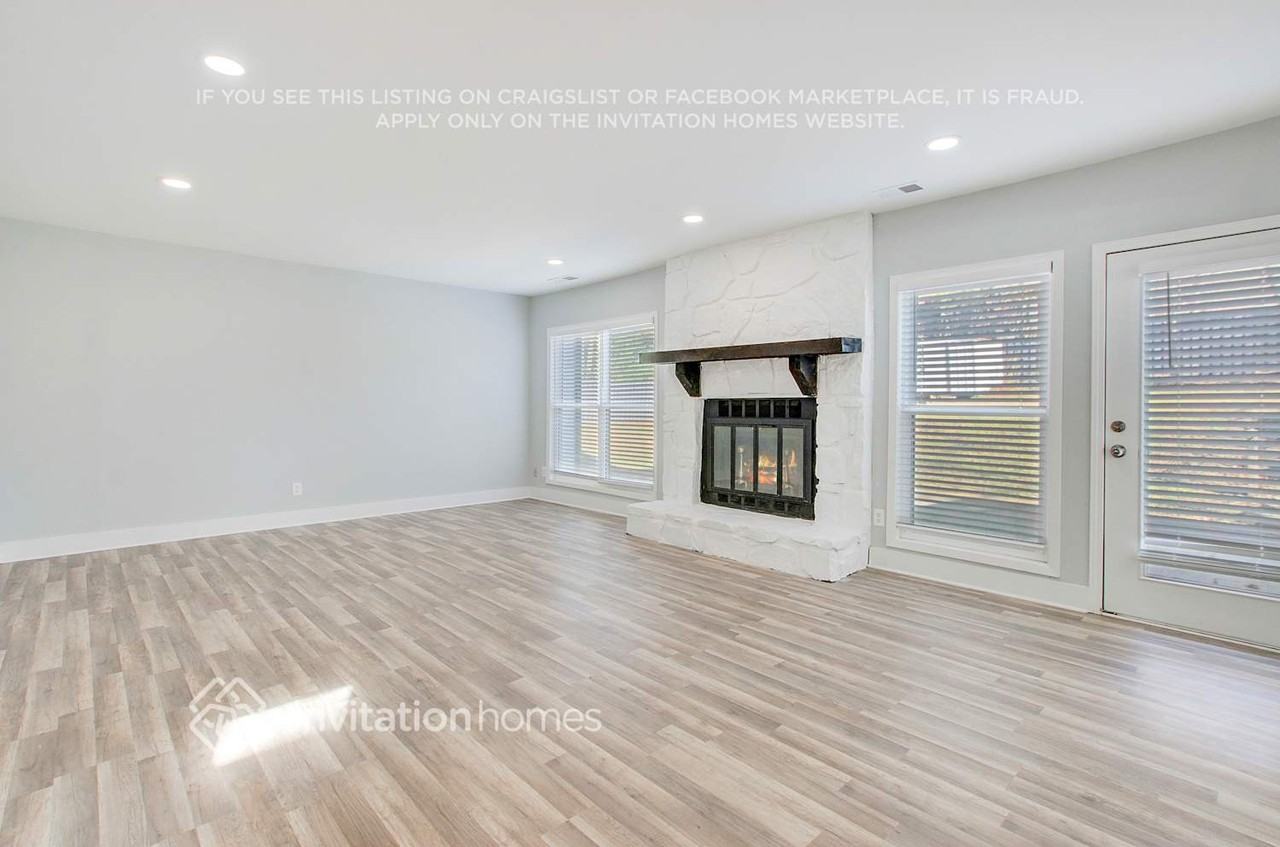 2194 Oakrill Ct - Photo 2 of 20