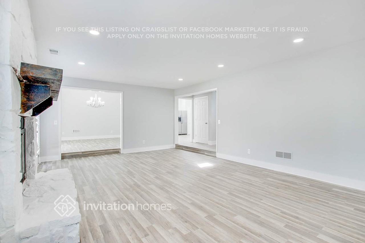 2194 Oakrill Ct - Photo 3 of 20