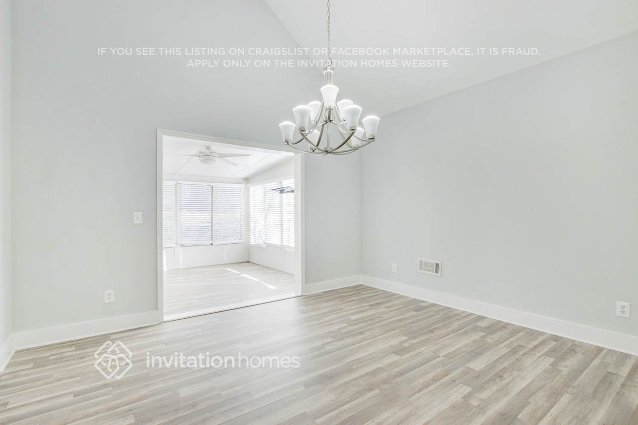 2194 Oakrill Ct - Photo 4 of 20