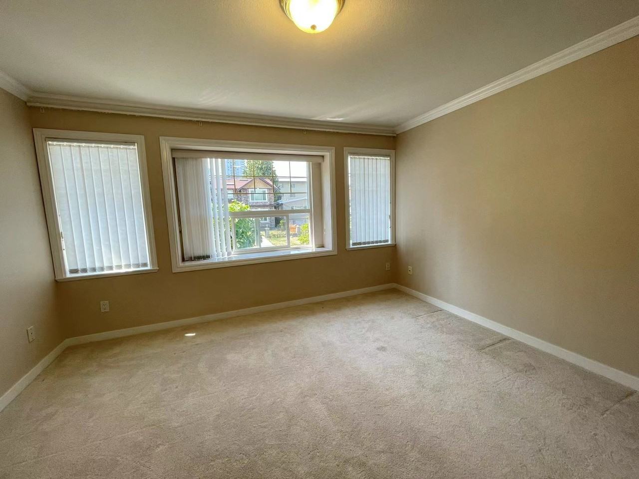 5383 Pioneer Avenue - Photo 2 of 14