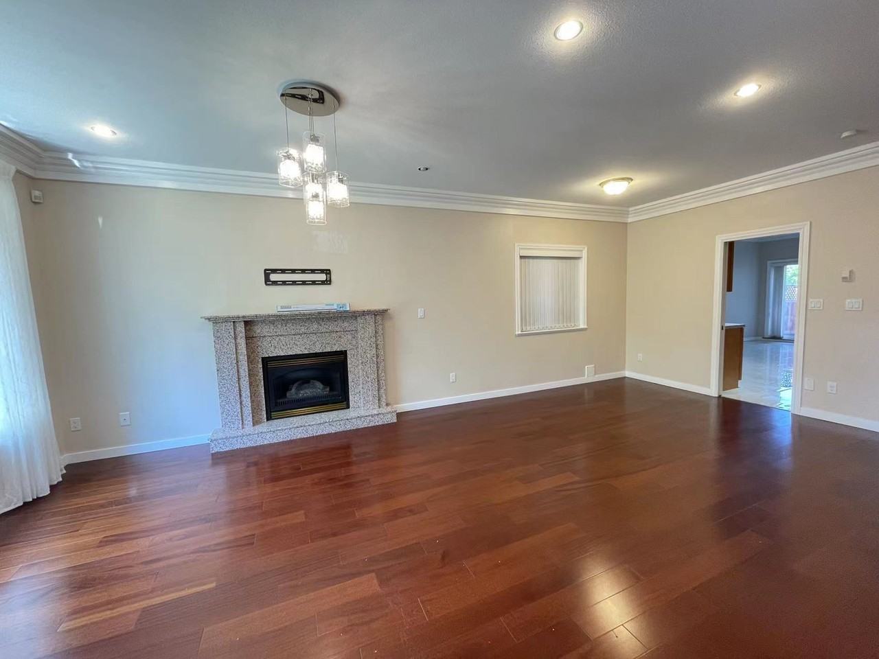 5383 Pioneer Avenue - Photo 3 of 14