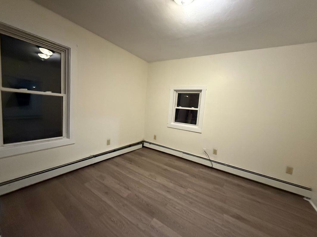 380 Lake St ##4 - Photo 3 of 8