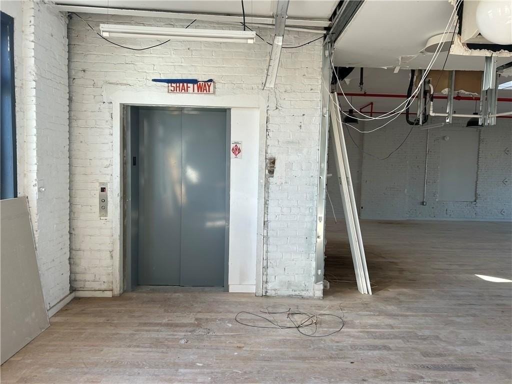 84 Withers St - Photo 3 of 30