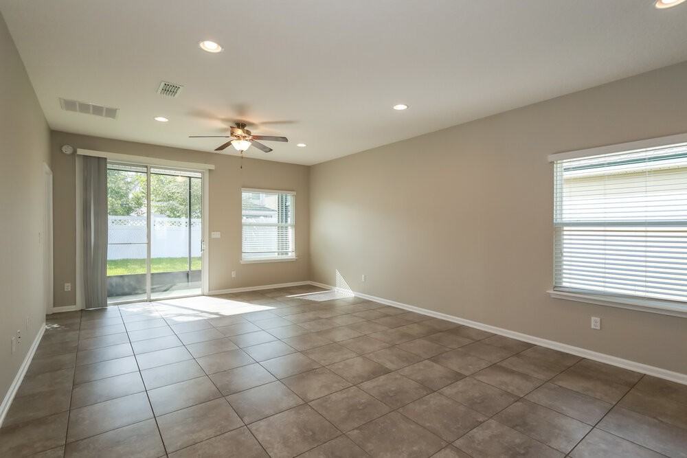 869 Glendale Ln - Photo 3 of 15